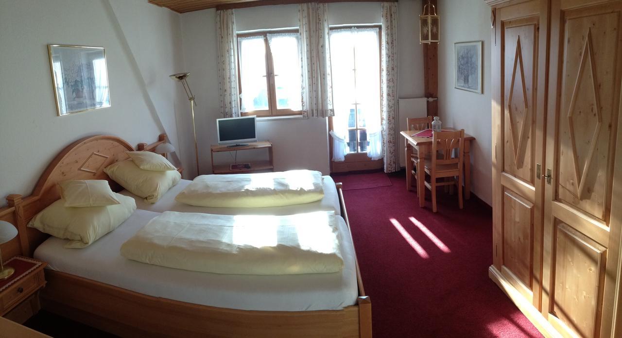 Hotel Maier Garni การ์มิช-พาร์เทนเคียร์เชน ภายนอก รูปภาพ